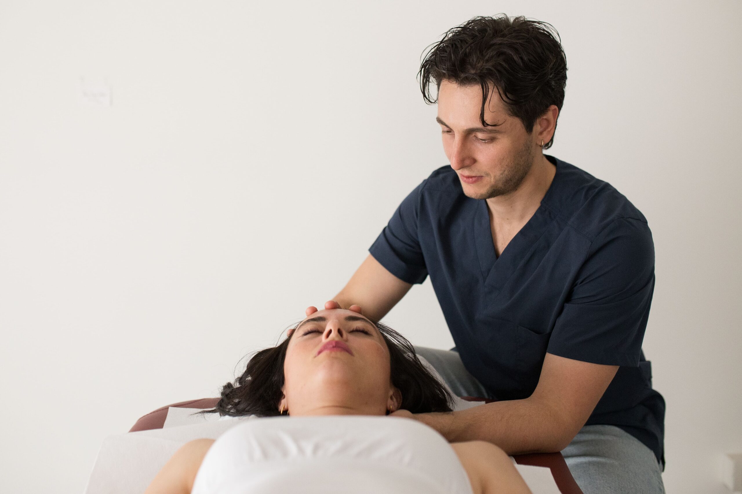 Trattamento dolore cervicale angelo patea osteopata