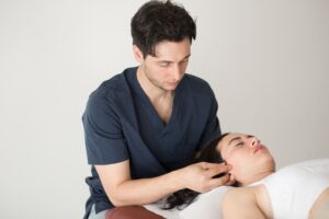 Trattamento osteopatico per dolori mestruali e reflusso roma